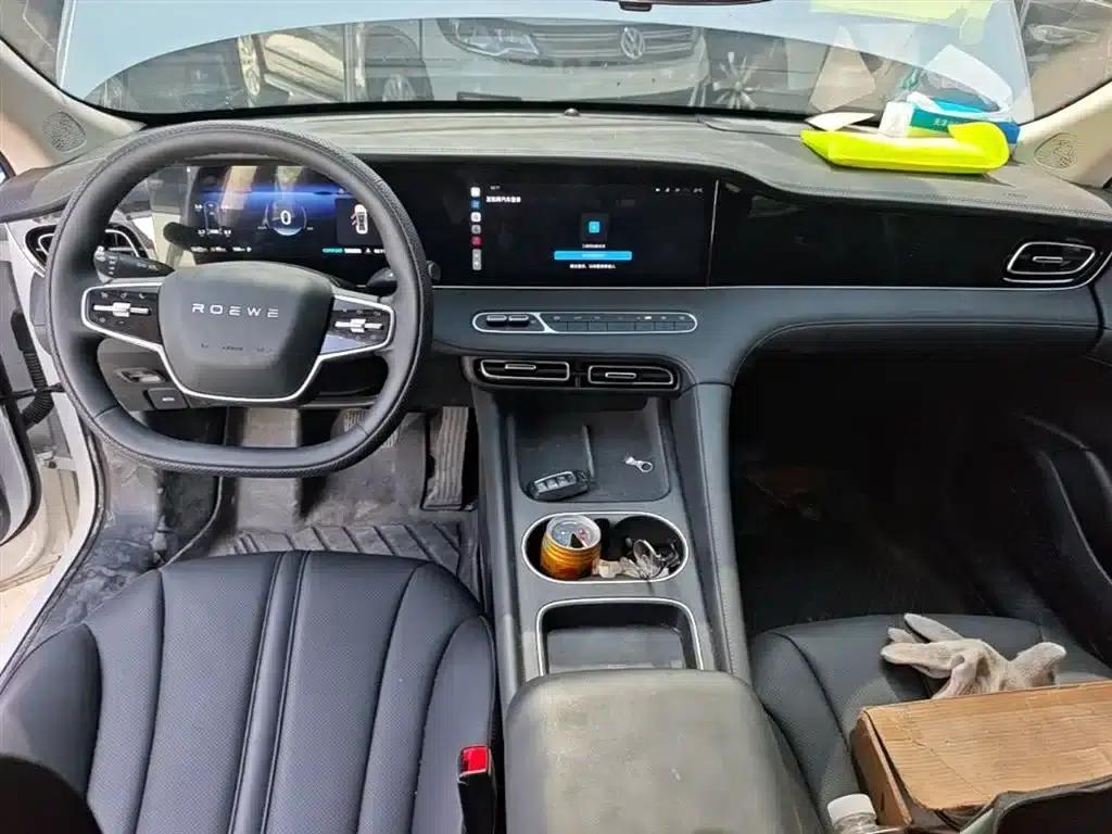 Roewe D7 2025 DMH 125km World Champion Edition — миниатюра 10