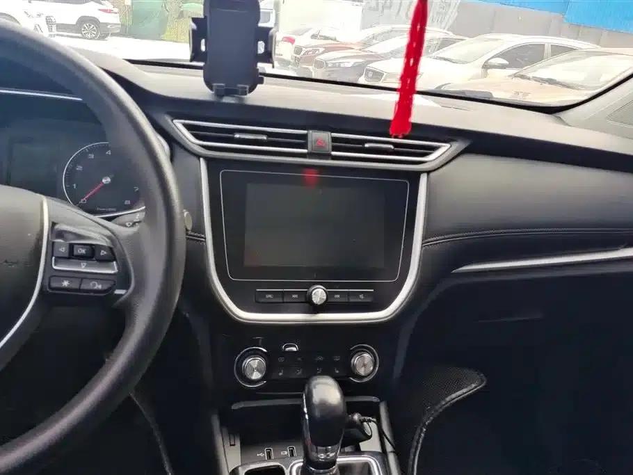 Roewe RX3 2018 1.6L CVT Flagship Edition — миниатюра 12