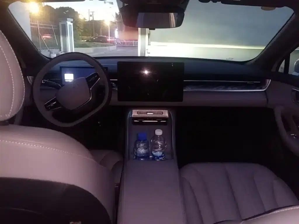 Roewe M7 DMH 2025 160km Premium Edition — миниатюра 10