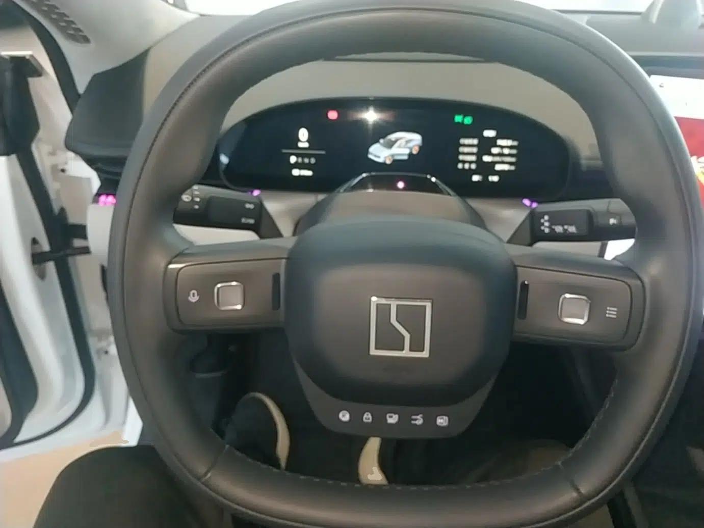 Zeekr 007 2025 Rear-Drive Intelligent Driving Version 75 kWh — миниатюра 14