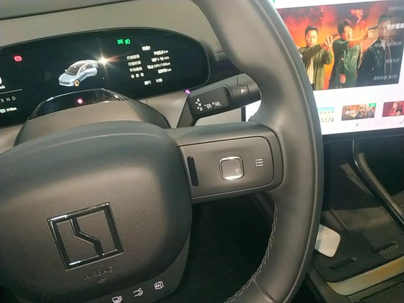 Zeekr 007 2025 Rear-Drive Intelligent Driving Version 75 kWh — миниатюра 17