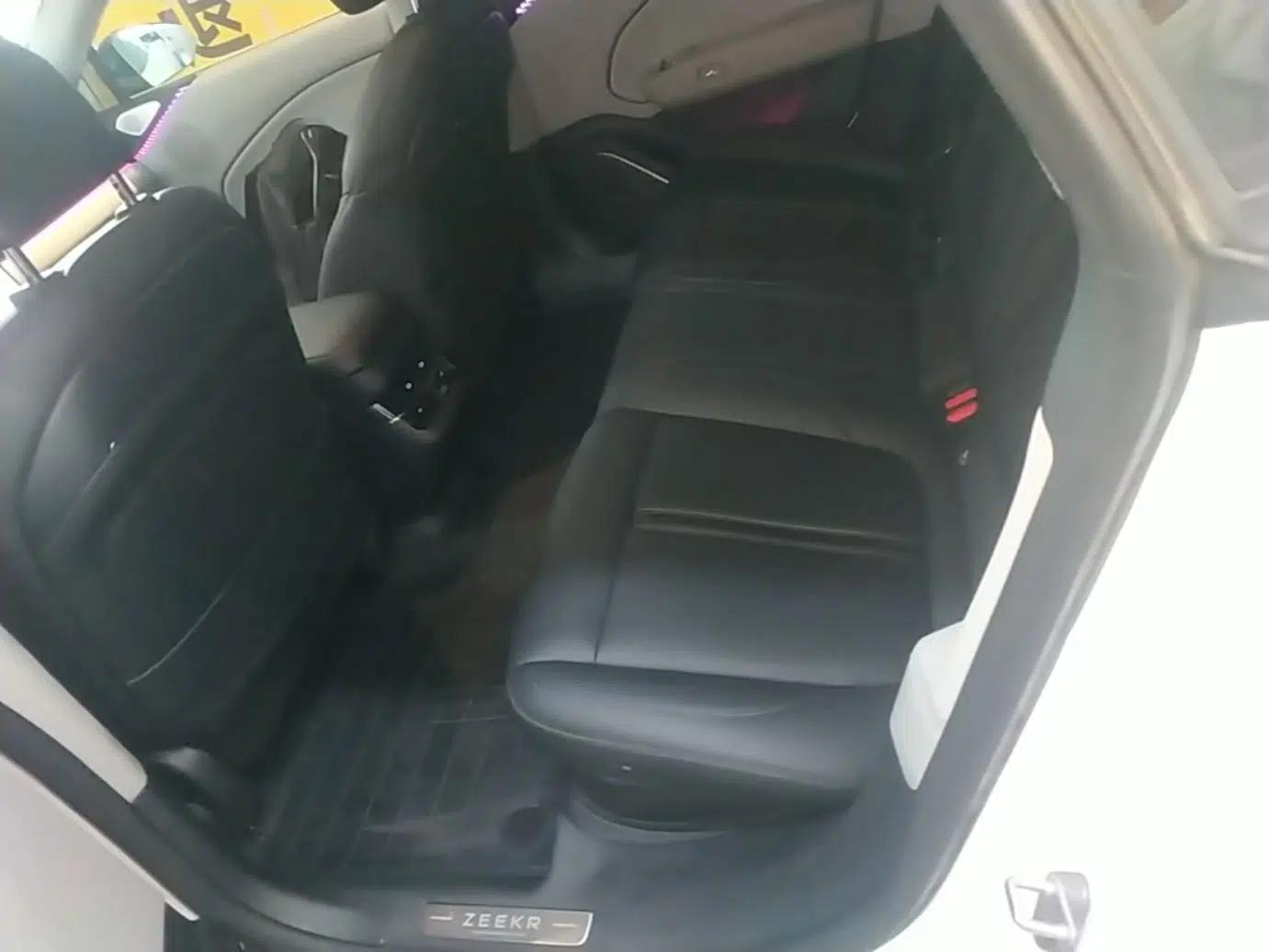 Zeekr 007 2025 Rear-Drive Intelligent Driving Version 75 kWh — миниатюра 20