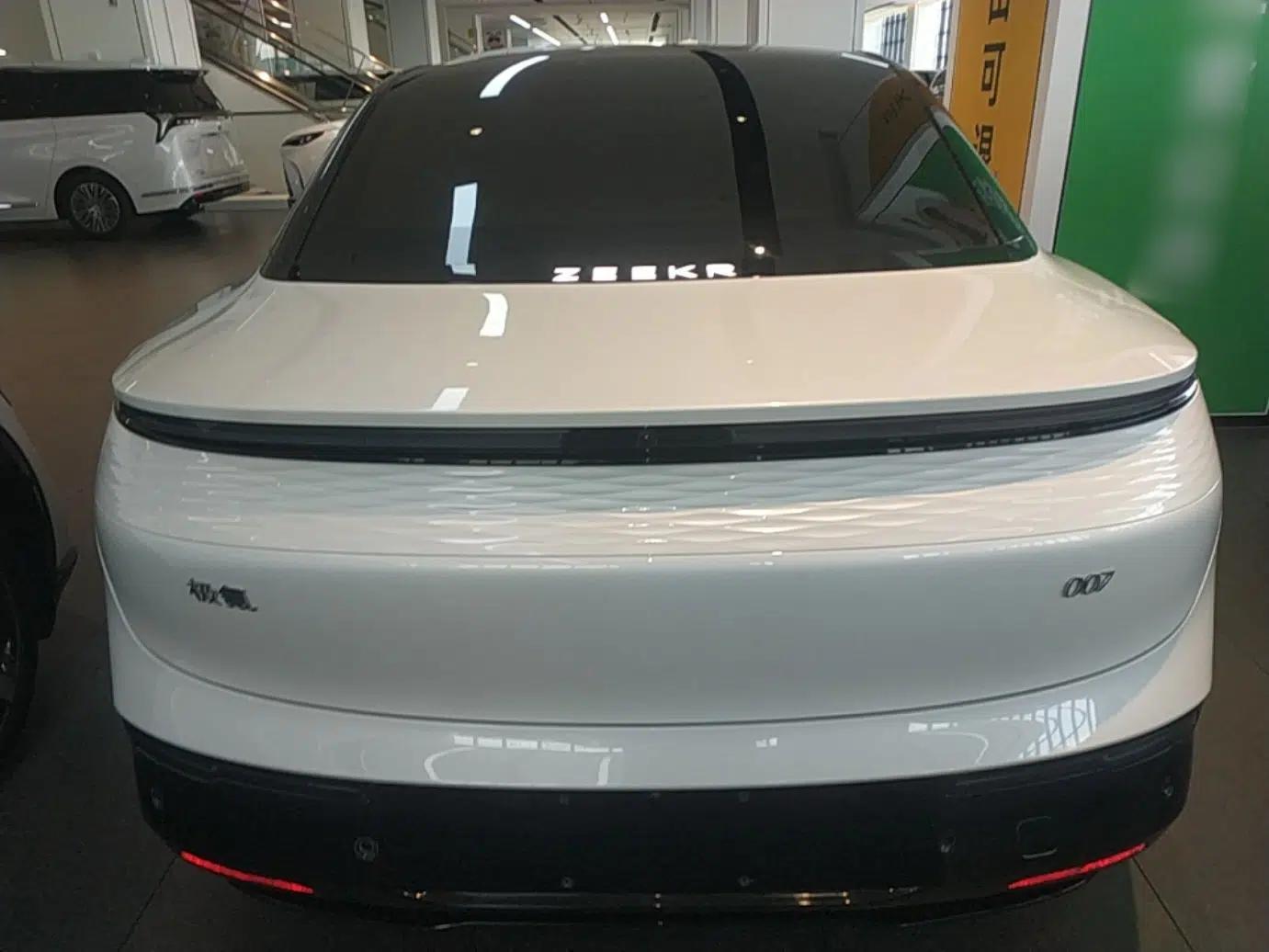 Zeekr 007 2025 Rear-Drive Intelligent Driving Version 75 kWh — миниатюра 5