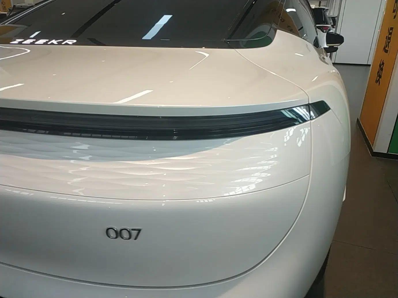 Zeekr 007 2025 Rear-Drive Intelligent Driving Version 75 kWh — миниатюра 7