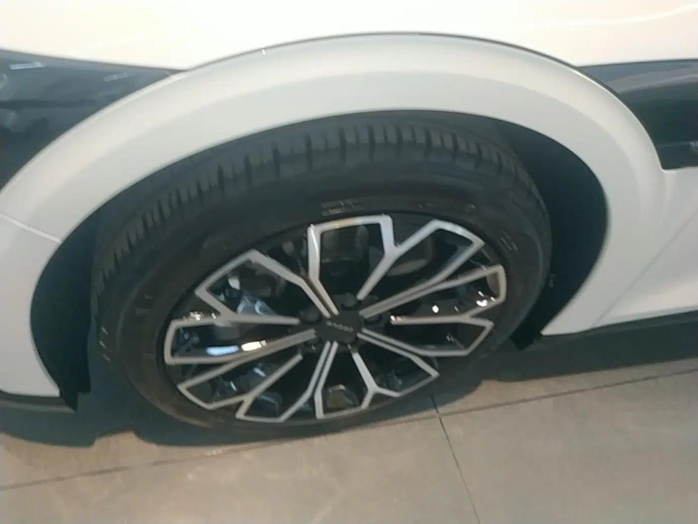 Zeekr 007 2025 Rear-Drive Intelligent Driving Version 75 kWh — миниатюра 8