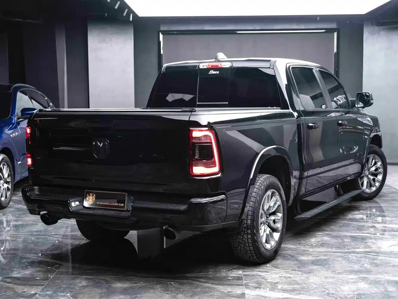 RAM Trucks 2019 5.7L Automatic — миниатюра 6