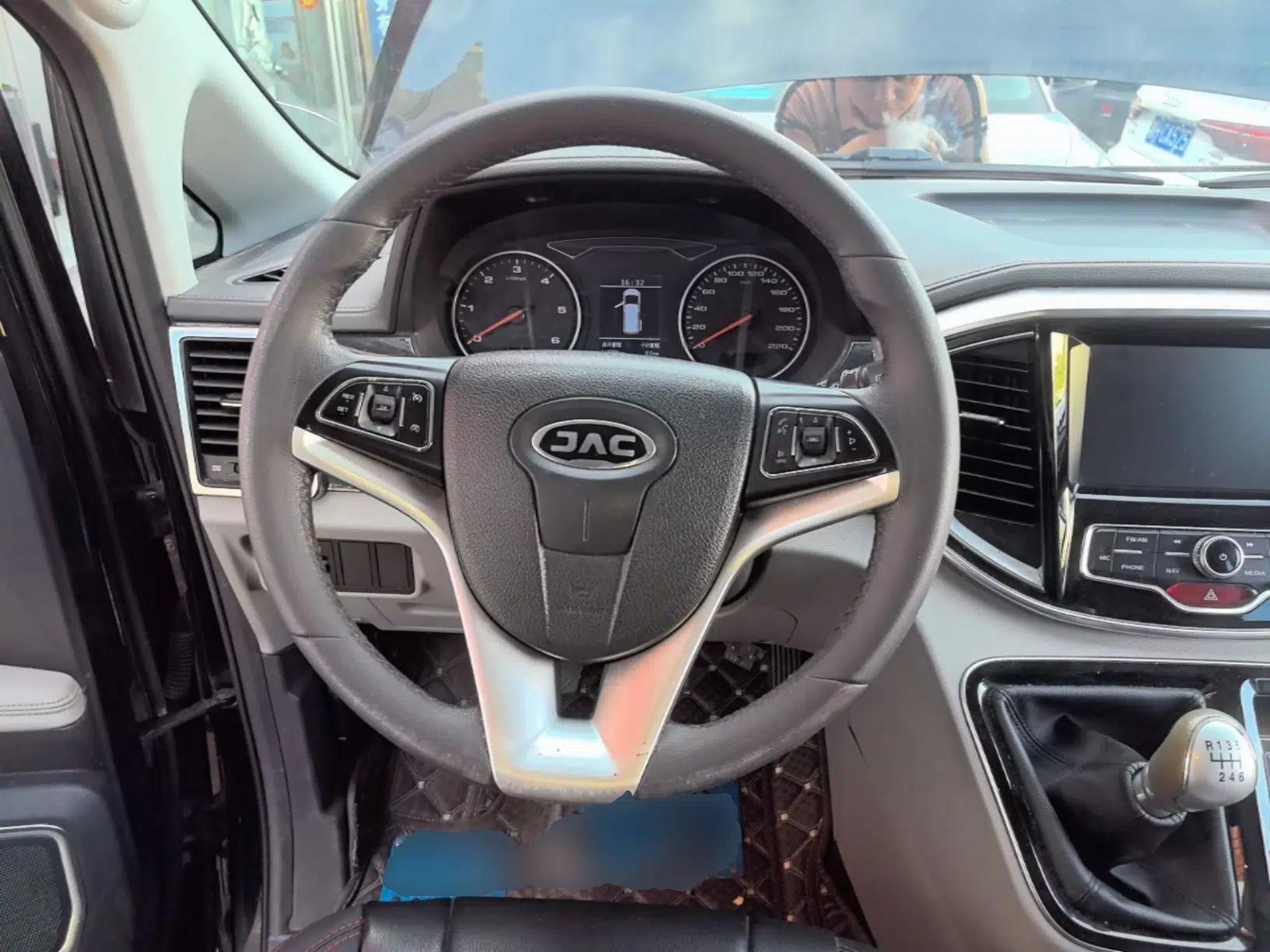 JAC Refine M4 2017 1.9T Diesel Manual Luxury Model — миниатюра 14