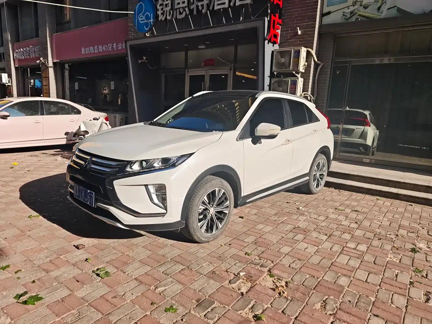 Eclipse Cross 2021 1.5T CVT 2WD Dream Edition — миниатюра 1