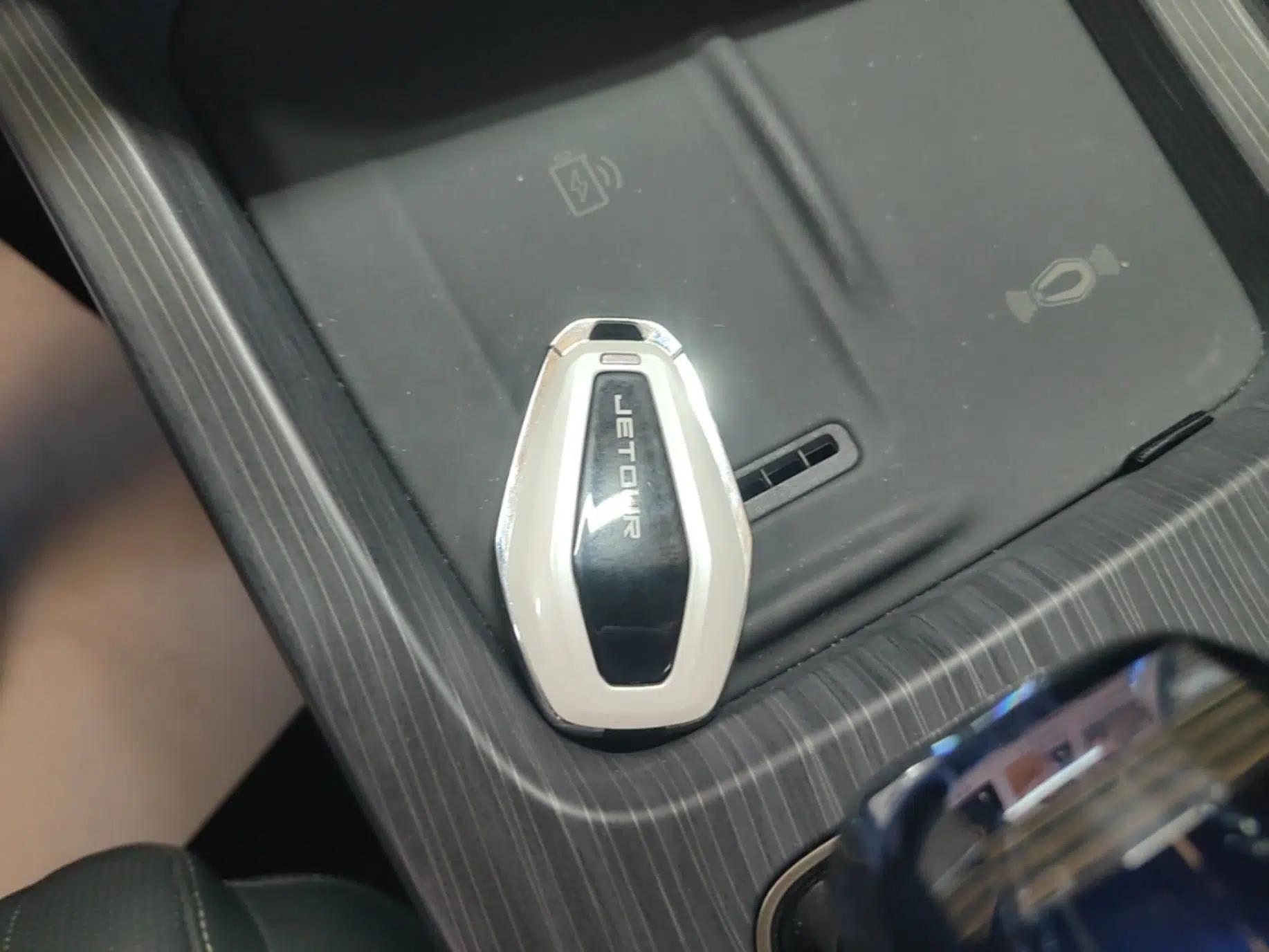 JETOUR Shanhai L9 2024 1.5TD 2DHT Pro 5-Seater — миниатюра 12