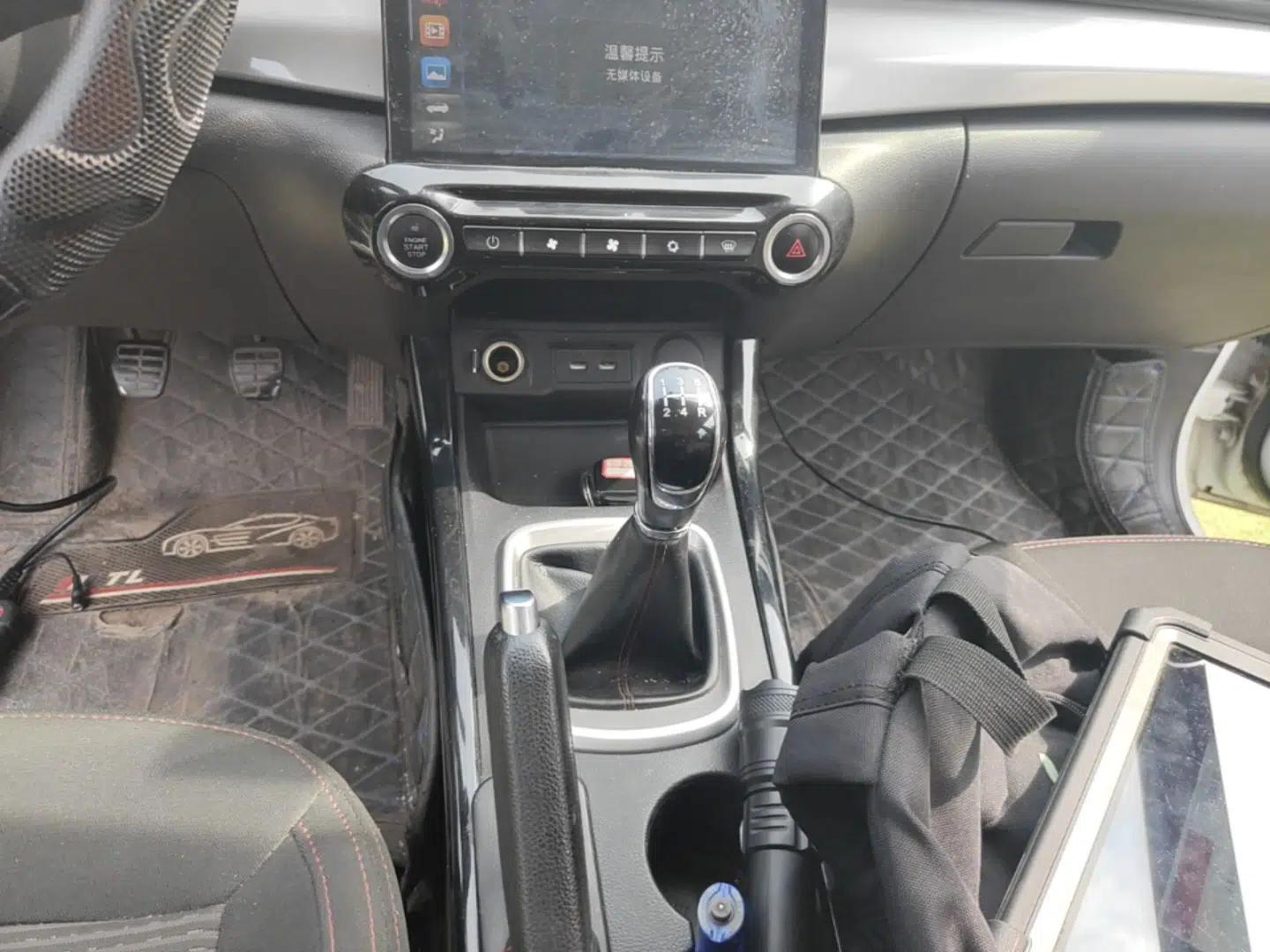 Cowin X3 2017 1.6L Manual Luxury Edition China V Standard — миниатюра 17