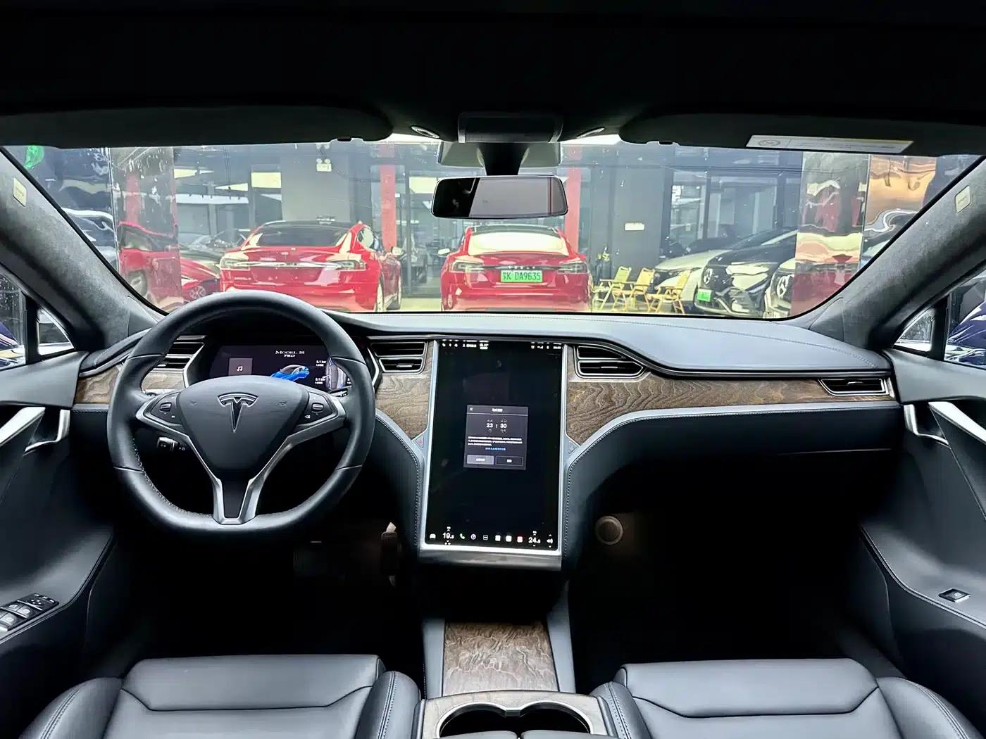 2017 Model S 75D Standard Range — миниатюра 13
