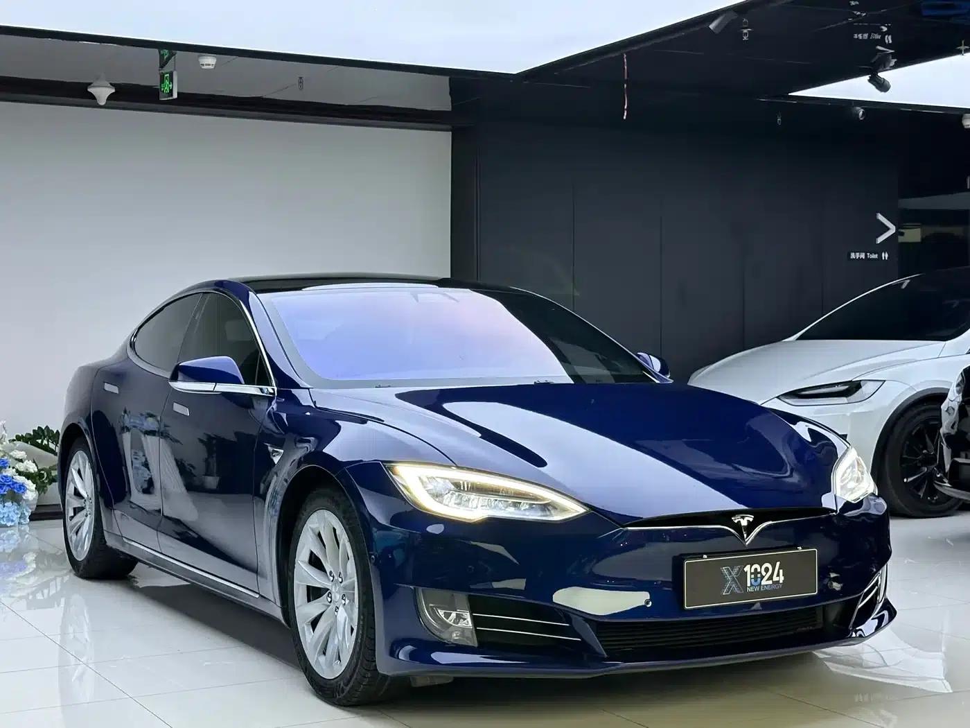 2017 Model S 75D Standard Range — миниатюра 3