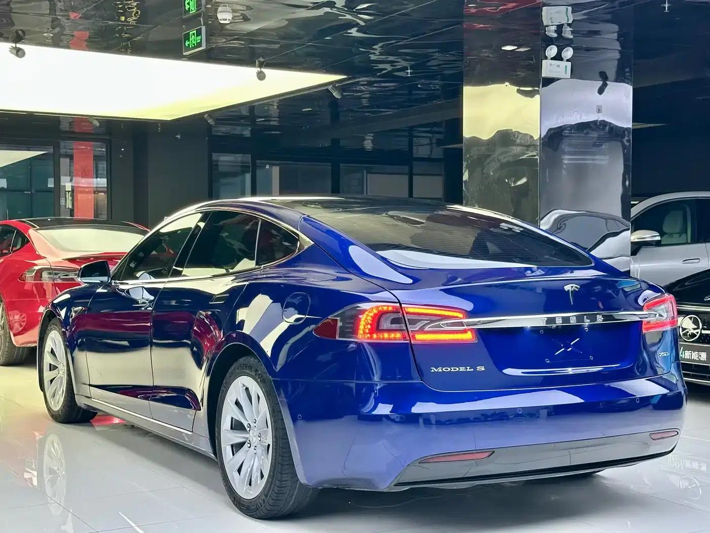 2017 Model S 75D Standard Range — миниатюра 6