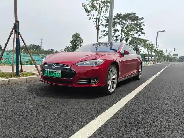 2014 Model S P85