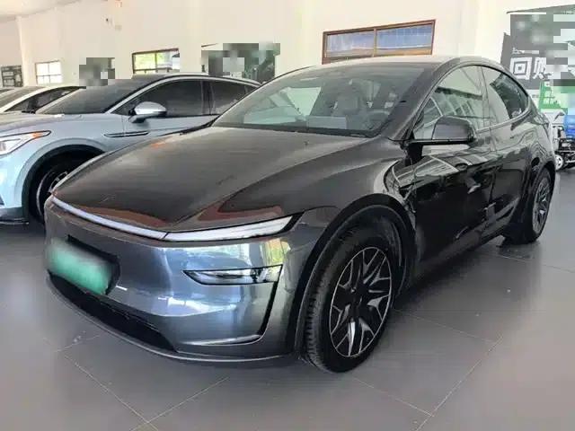 Model Y L 2025 Long Range All-Wheel Drive