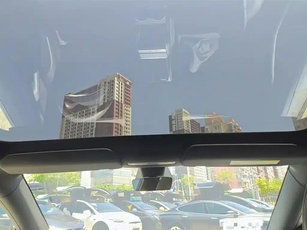 Model Y L 2025 Long Range All-Wheel Drive — миниатюра 18