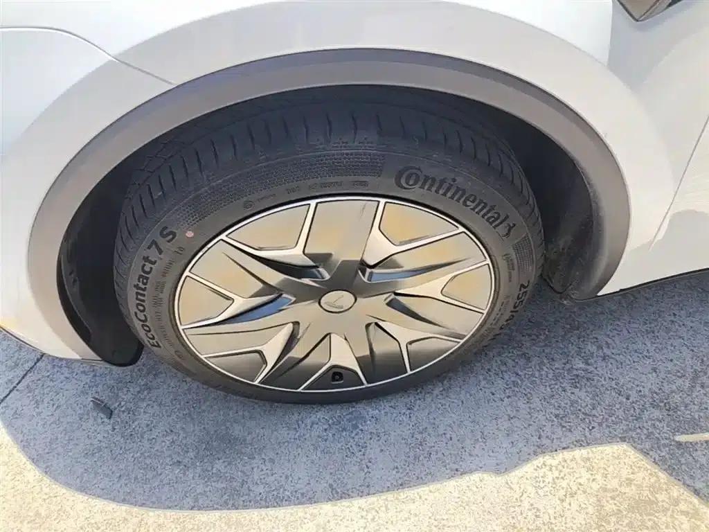 Model Y L 2025 Long Range All-Wheel Drive — миниатюра 23