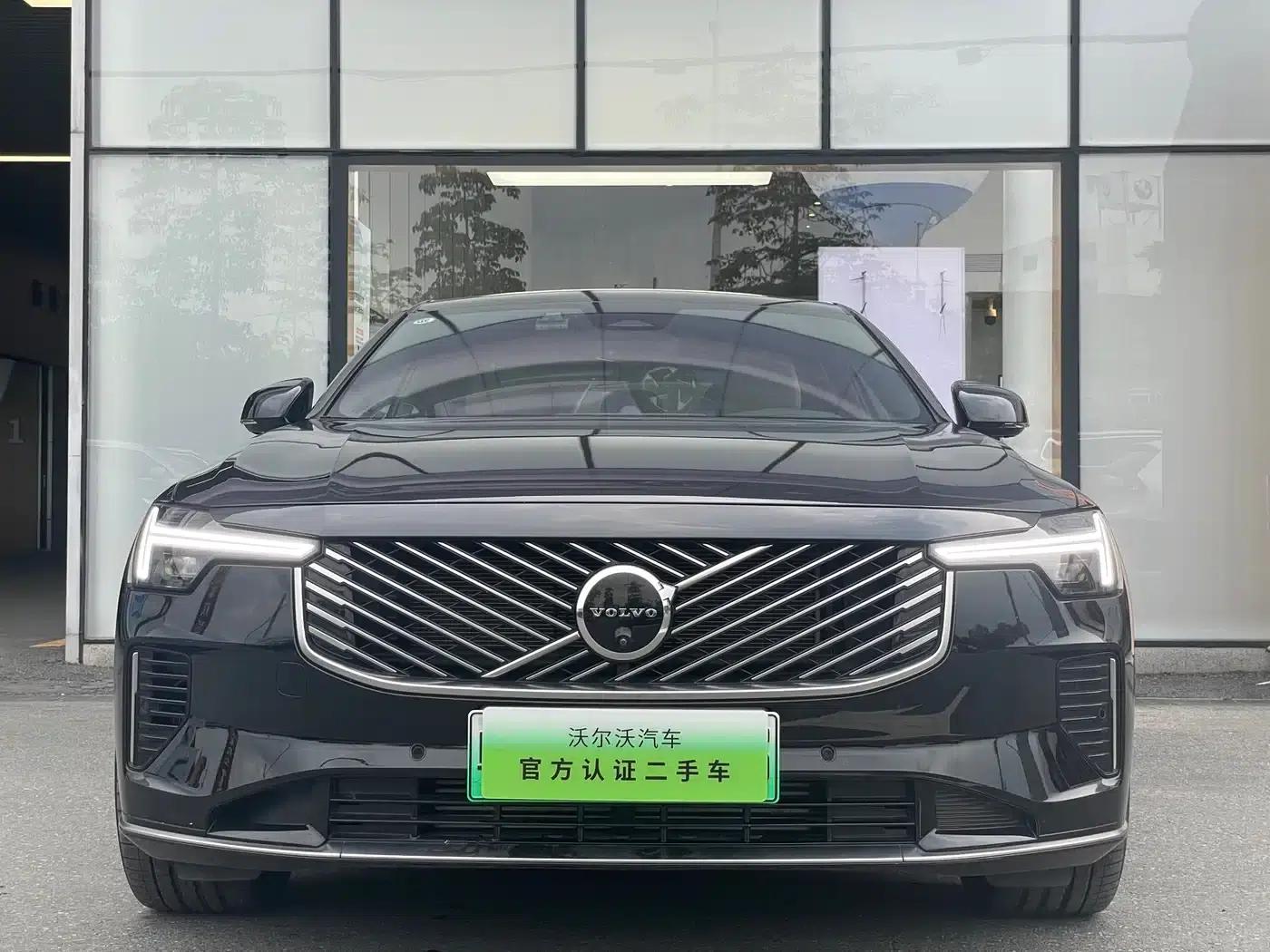 2026 Volvo S90 Plug-in Hybrid, All-Wheel Drive, Long Range, Inscription Luxury Edition — миниатюра 2