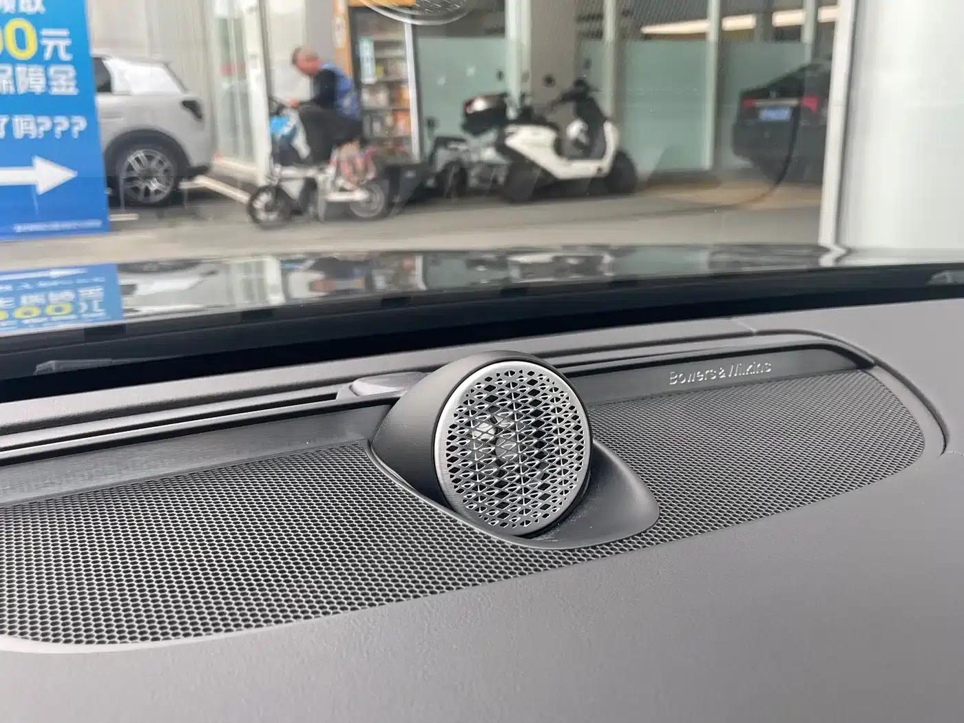2026 Volvo S90 Plug-in Hybrid, All-Wheel Drive, Long Range, Inscription Luxury Edition — миниатюра 12