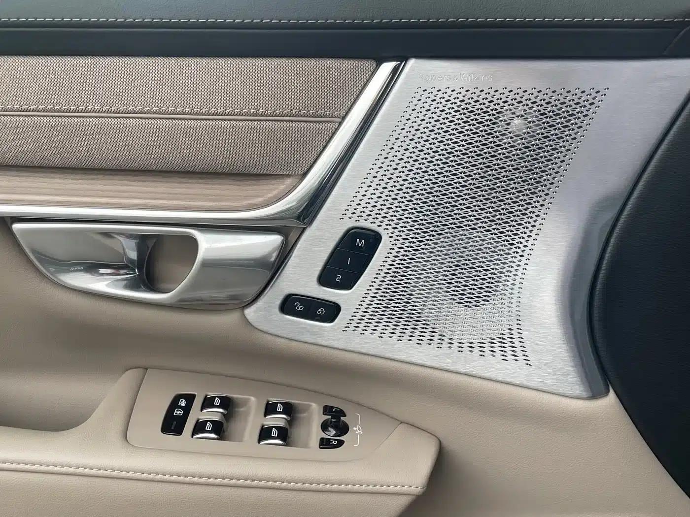 2026 Volvo S90 Plug-in Hybrid, All-Wheel Drive, Long Range, Inscription Luxury Edition — миниатюра 13