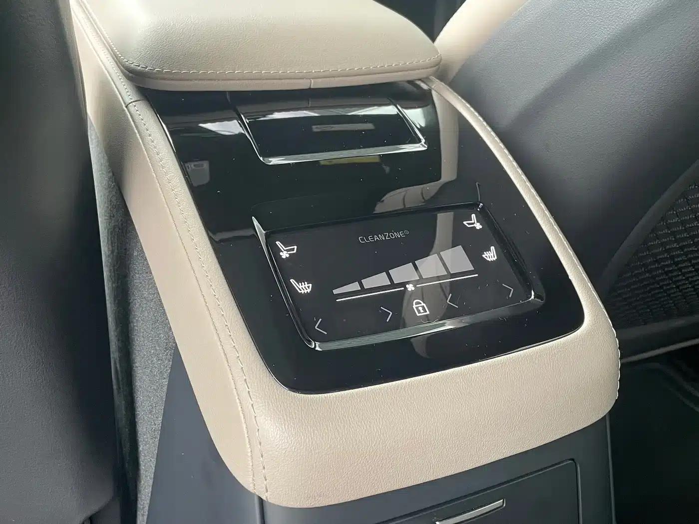 2026 Volvo S90 Plug-in Hybrid, All-Wheel Drive, Long Range, Inscription Luxury Edition — миниатюра 14