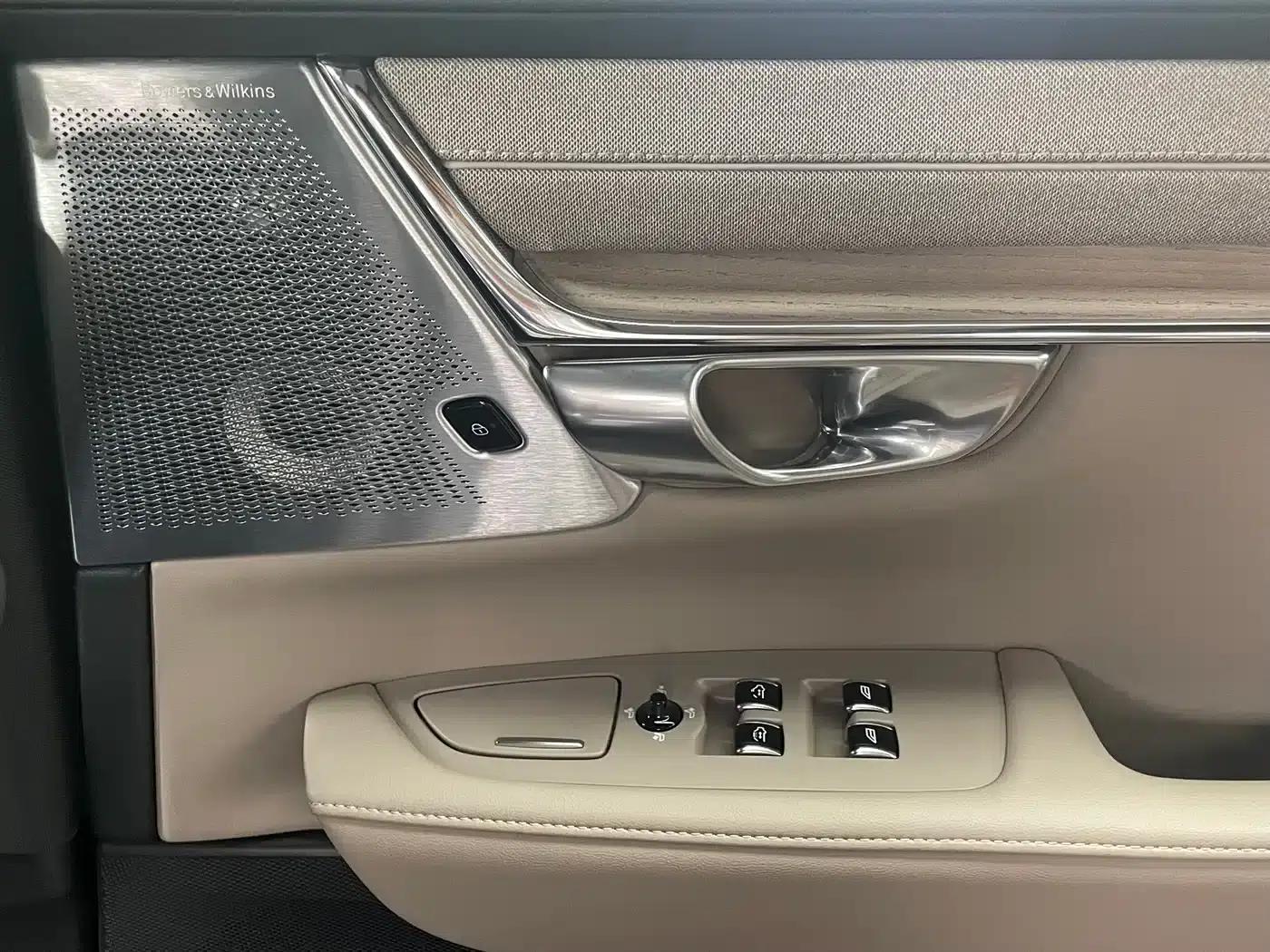 2026 Volvo S90 Plug-in Hybrid, All-Wheel Drive, Long Range, Inscription Luxury Edition — миниатюра 15