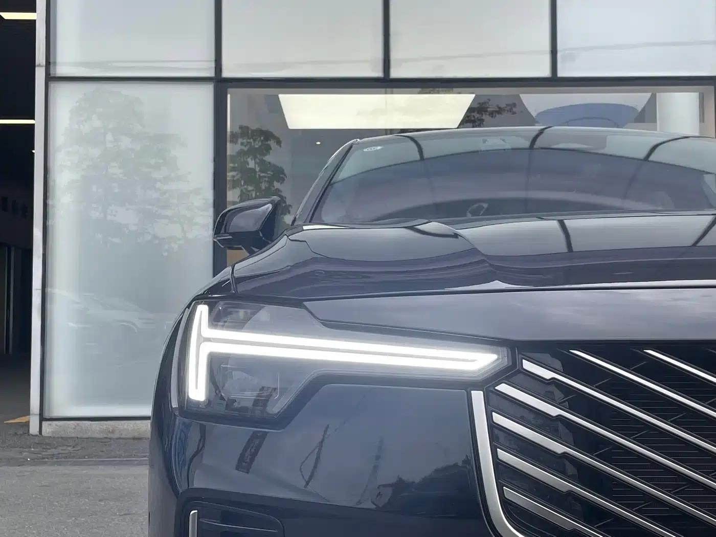 2026 Volvo S90 Plug-in Hybrid, All-Wheel Drive, Long Range, Inscription Luxury Edition — миниатюра 4