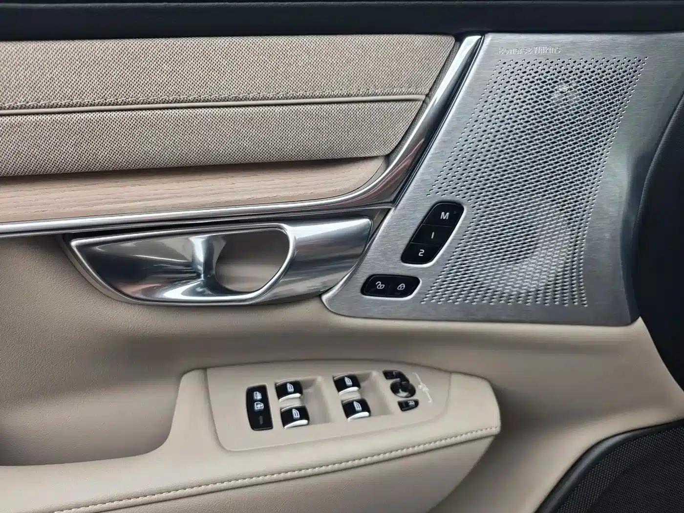 2026 Volvo S90 Plug-in Hybrid, All-Wheel Drive, Long Range, Inscription Luxury Edition — миниатюра 14
