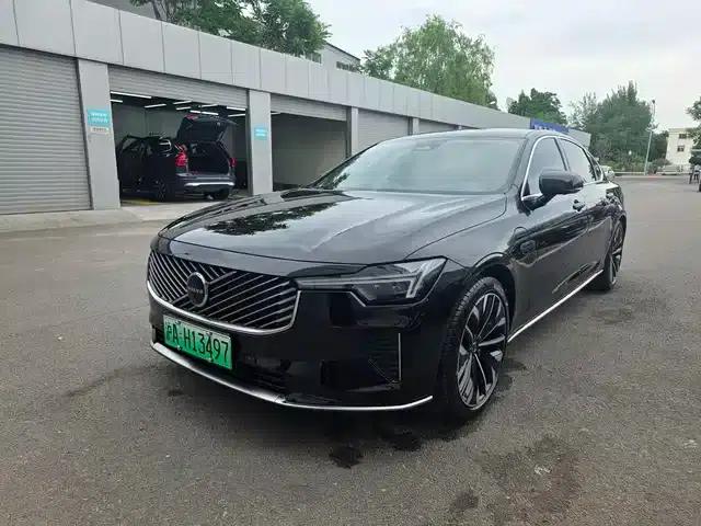 2026 Volvo S90 Plug-in Hybrid, All-Wheel Drive, Long Range, Inscription Luxury Edition