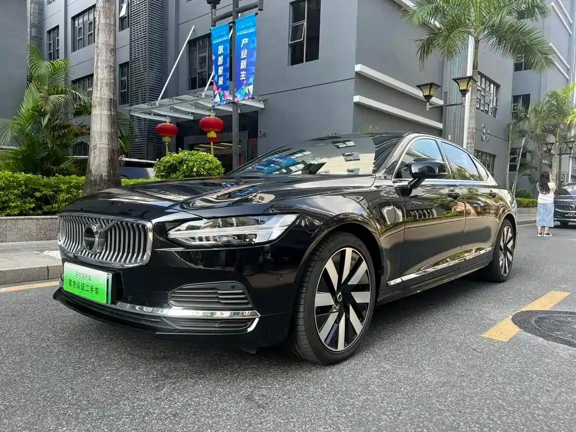 2025 Volvo S90 Plug-in Hybrid, All-Wheel Drive, Long Range, Inscription Luxury Edition — миниатюра 1