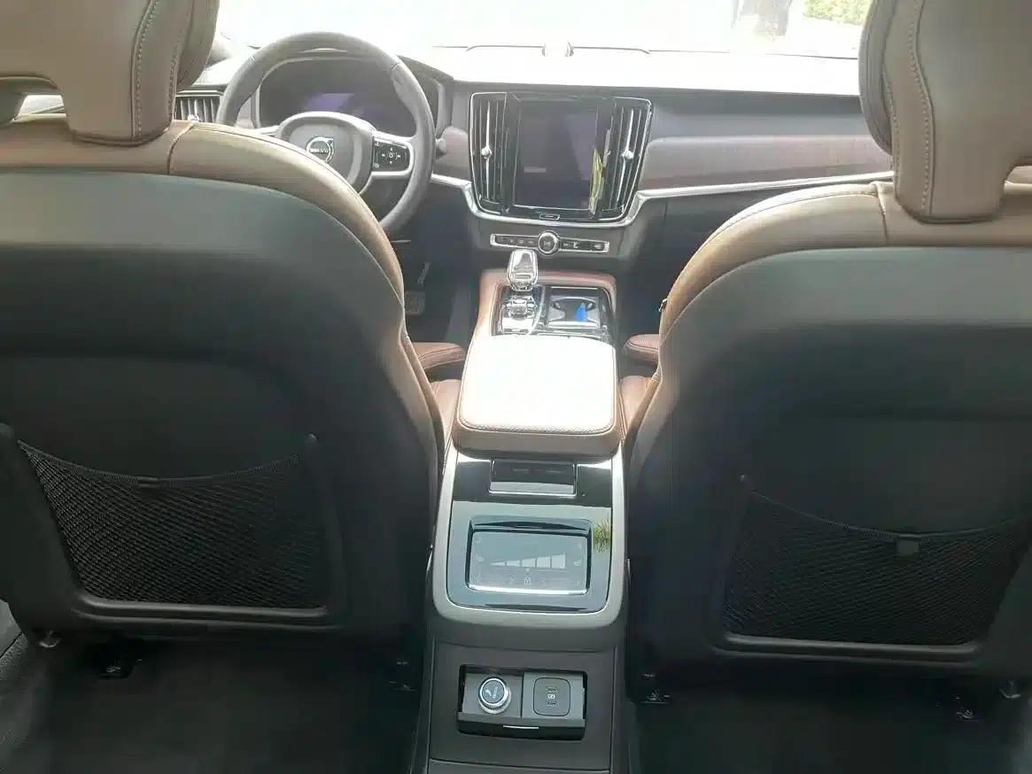 2025 Volvo S90 Plug-in Hybrid, All-Wheel Drive, Long Range, Inscription Luxury Edition — миниатюра 7