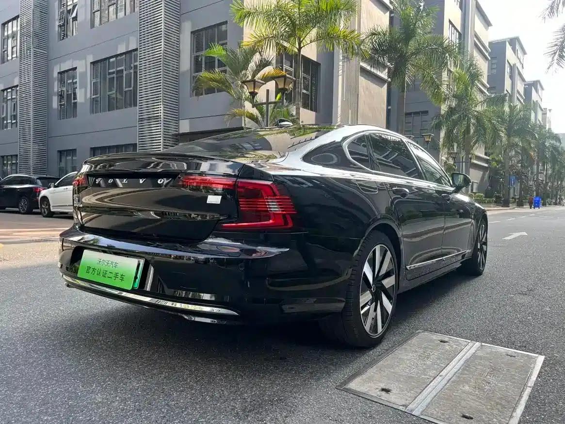 2025 Volvo S90 Plug-in Hybrid, All-Wheel Drive, Long Range, Inscription Luxury Edition — миниатюра 9