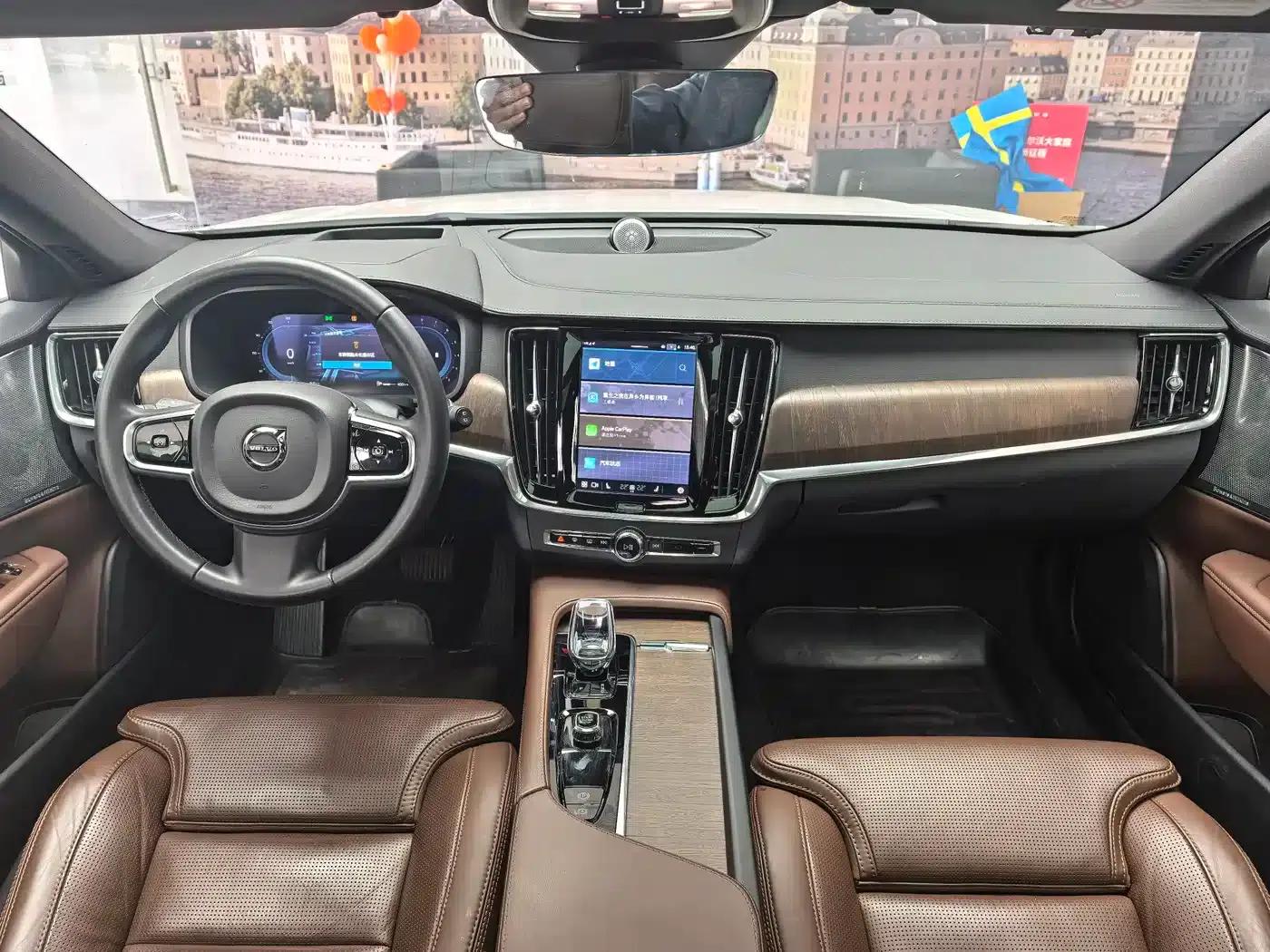 2024 Volvo V90 Cross Country B5 AWD Ultimate Edition — миниатюра 18