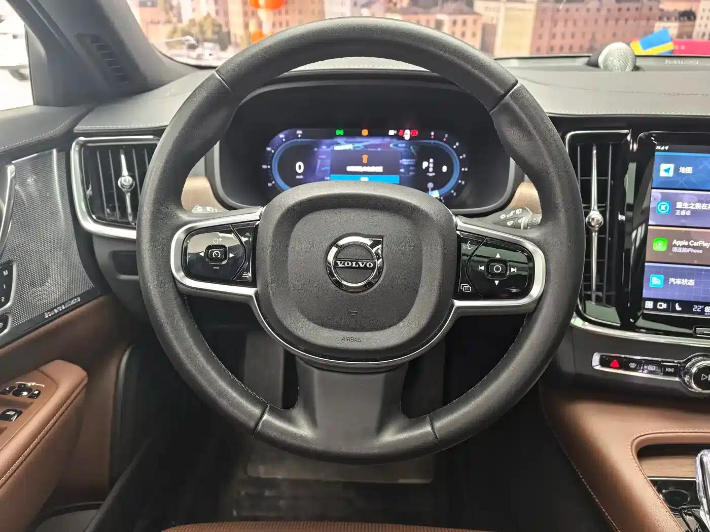 2024 Volvo V90 Cross Country B5 AWD Ultimate Edition — миниатюра 4