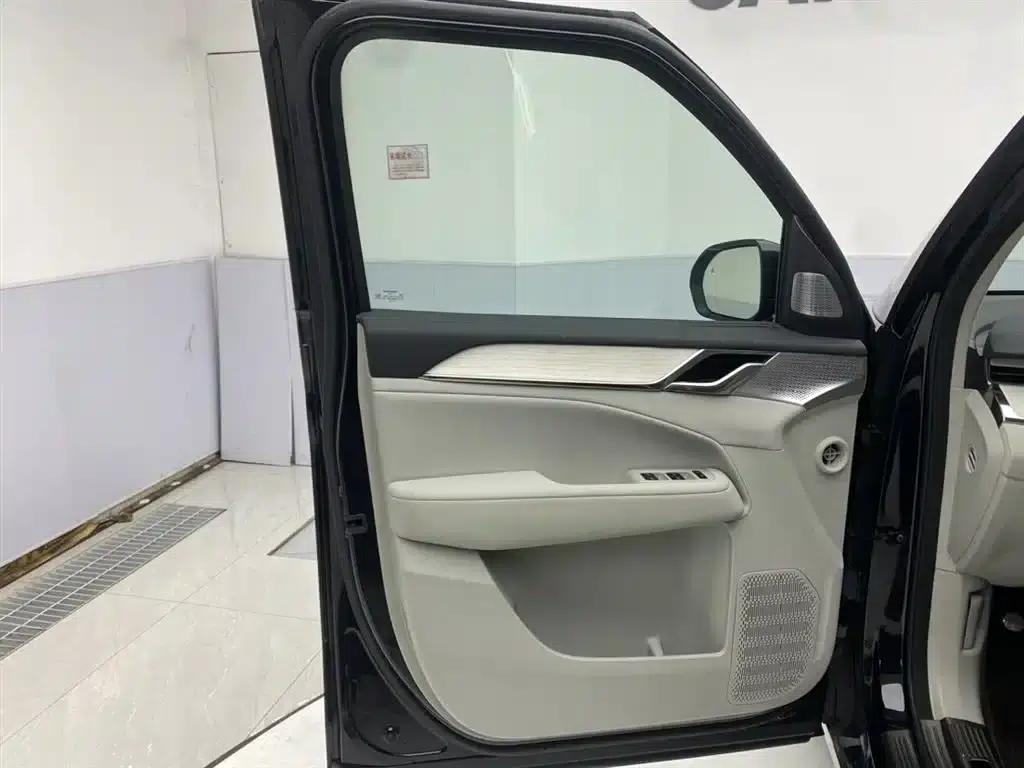 Volvo EM90 2025 Ultra 6-seater — миниатюра 16