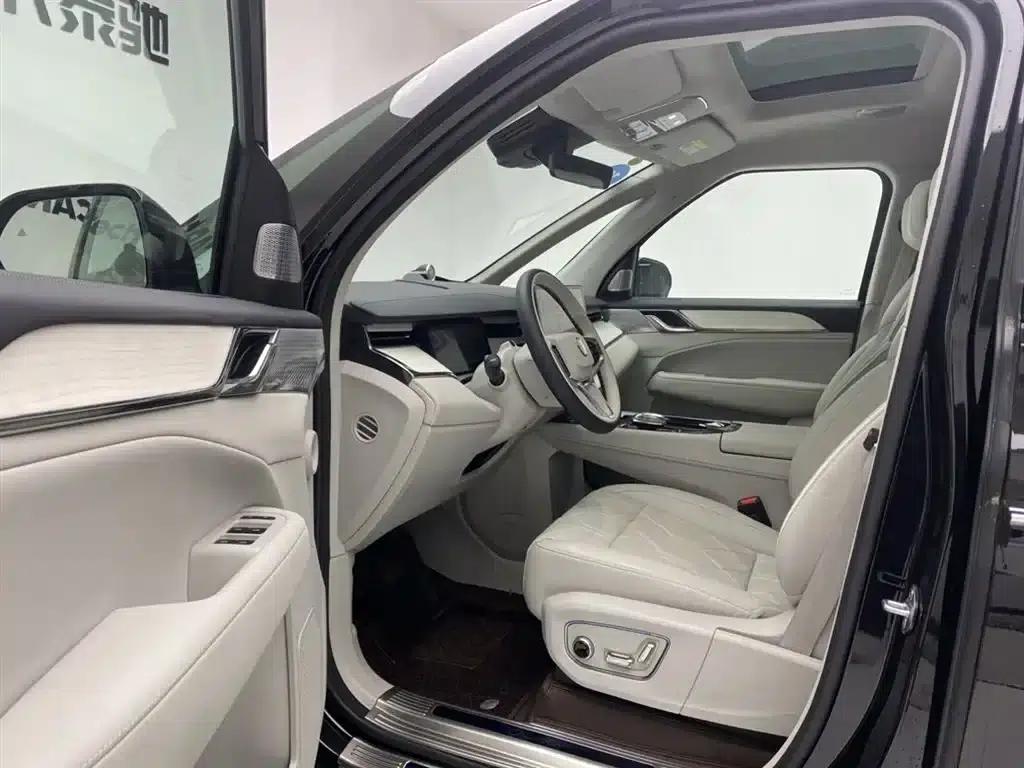 Volvo EM90 2025 Ultra 6-seater — миниатюра 17