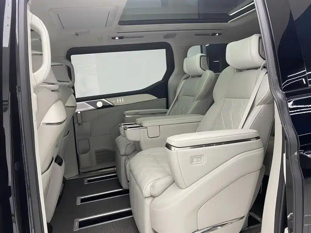 Volvo EM90 2025 Ultra 6-seater — миниатюра 19