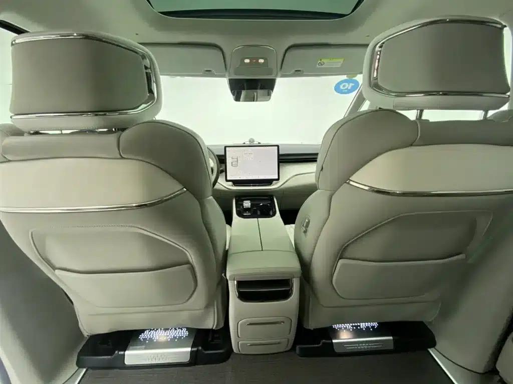 Volvo EM90 2025 Ultra 6-seater — миниатюра 22