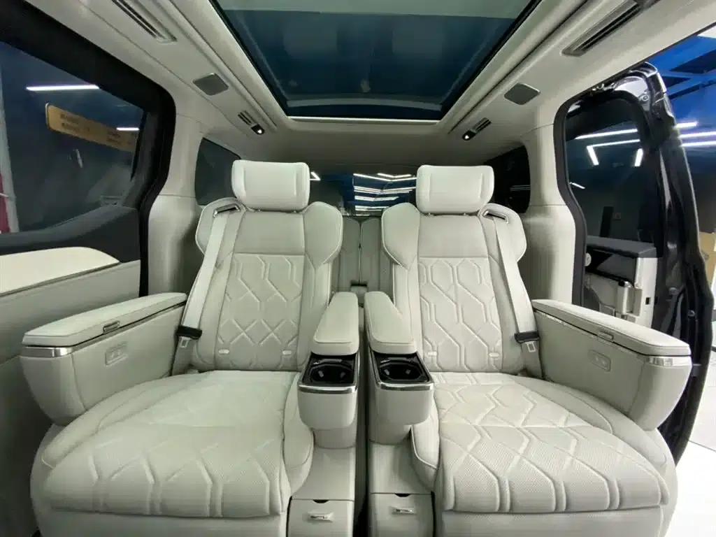 Volvo EM90 2025 Ultra 6-seater — миниатюра 24