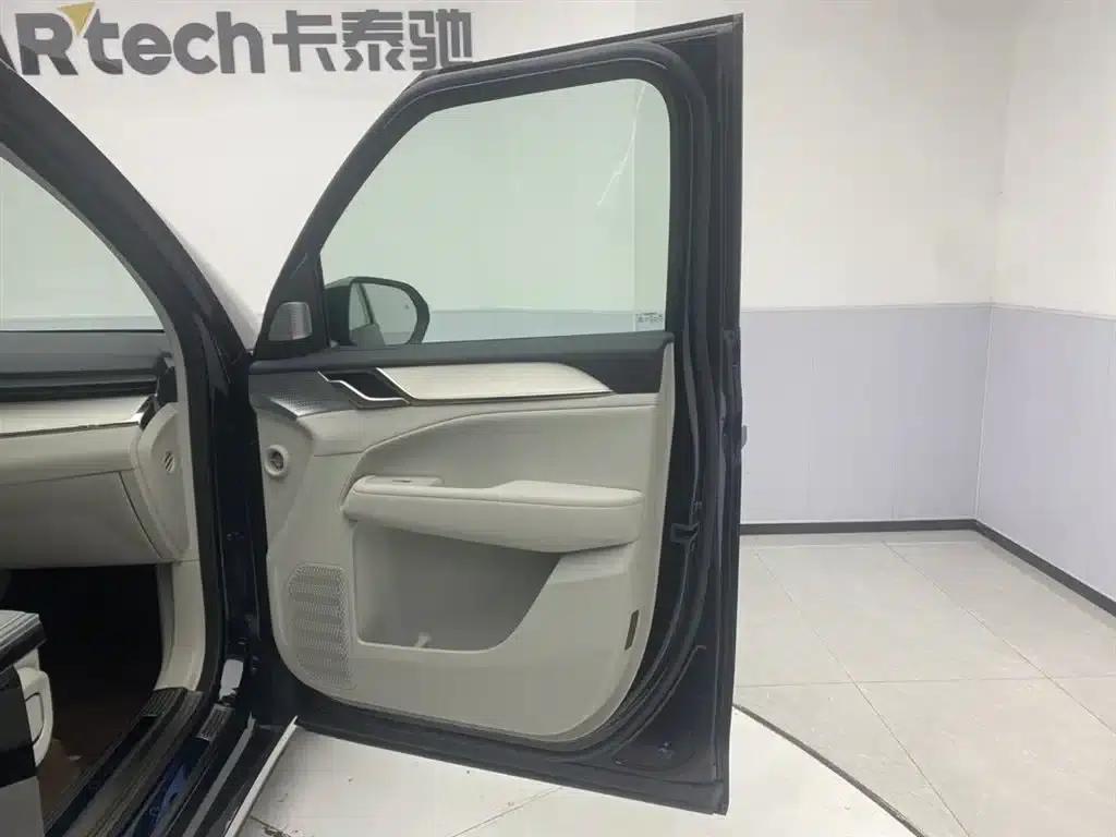 Volvo EM90 2025 Ultra 6-seater — миниатюра 26