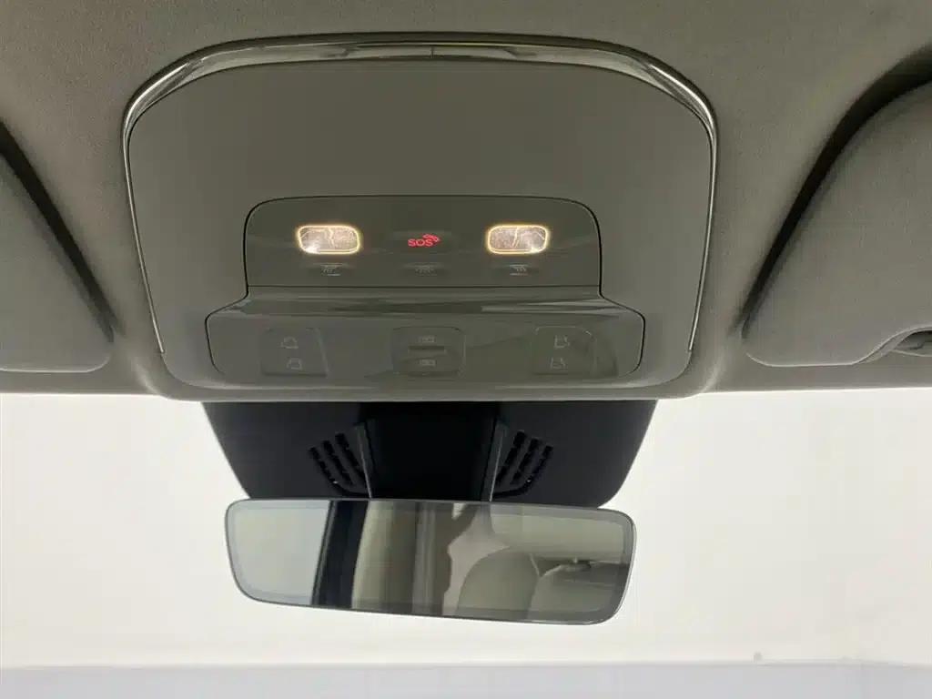 Volvo EM90 2025 Ultra 6-seater — миниатюра 28