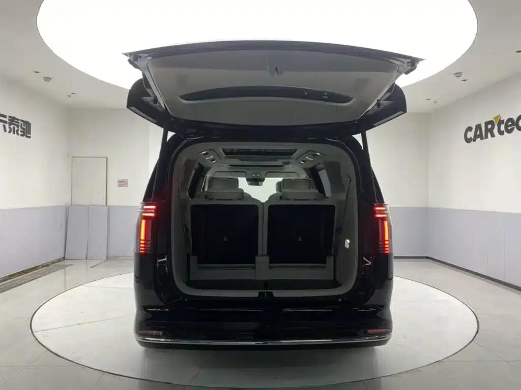 Volvo EM90 2025 Ultra 6-seater — миниатюра 30