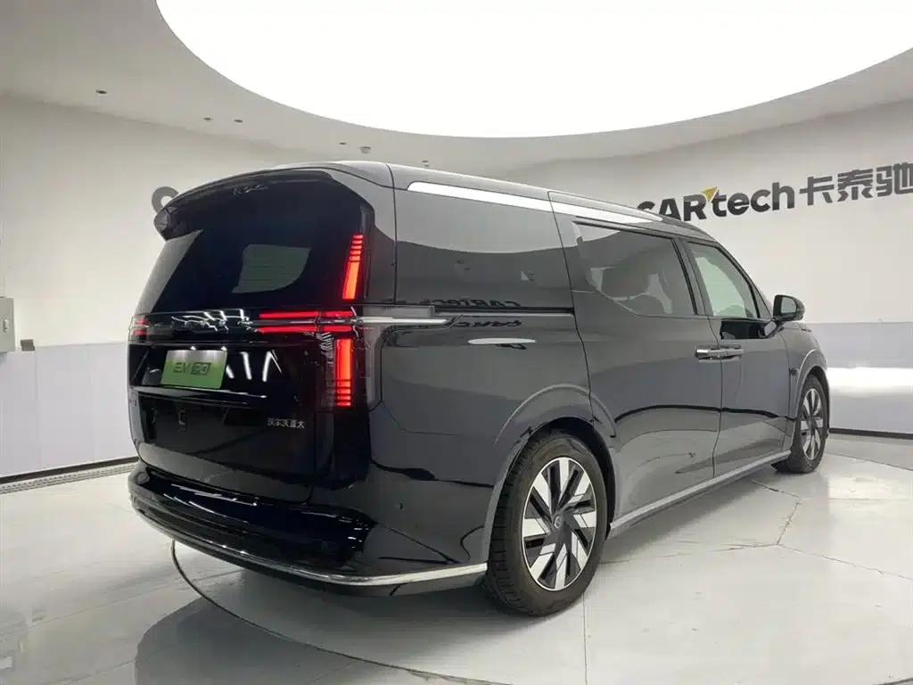 Volvo EM90 2025 Ultra 6-seater — миниатюра 5