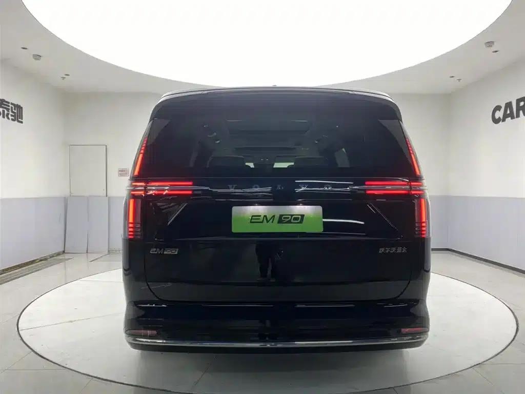 Volvo EM90 2025 Ultra 6-seater — миниатюра 6