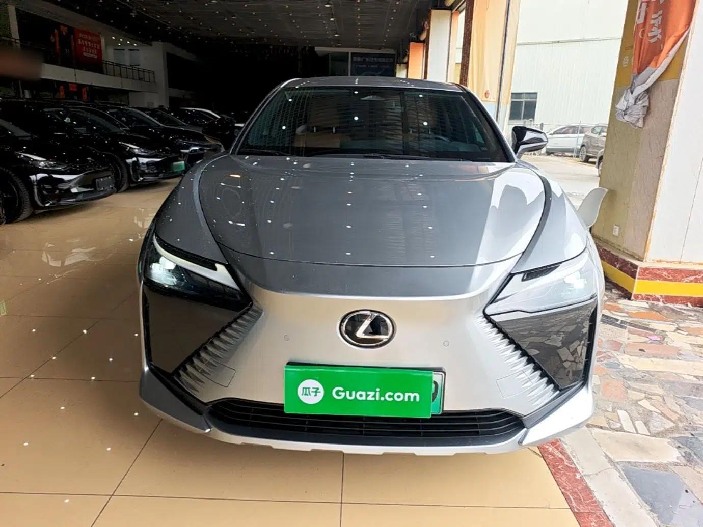 Lexus RZ 2023 450e All-Wheel-Drive Long-Range Version — миниатюра 2