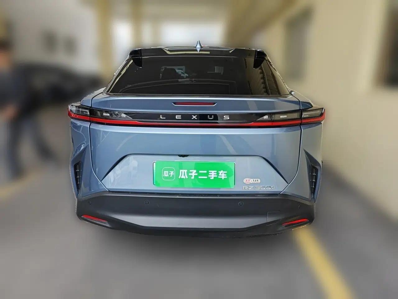 Lexus RZ 2023 300e Long-Range Indulgence Edition — миниатюра 5