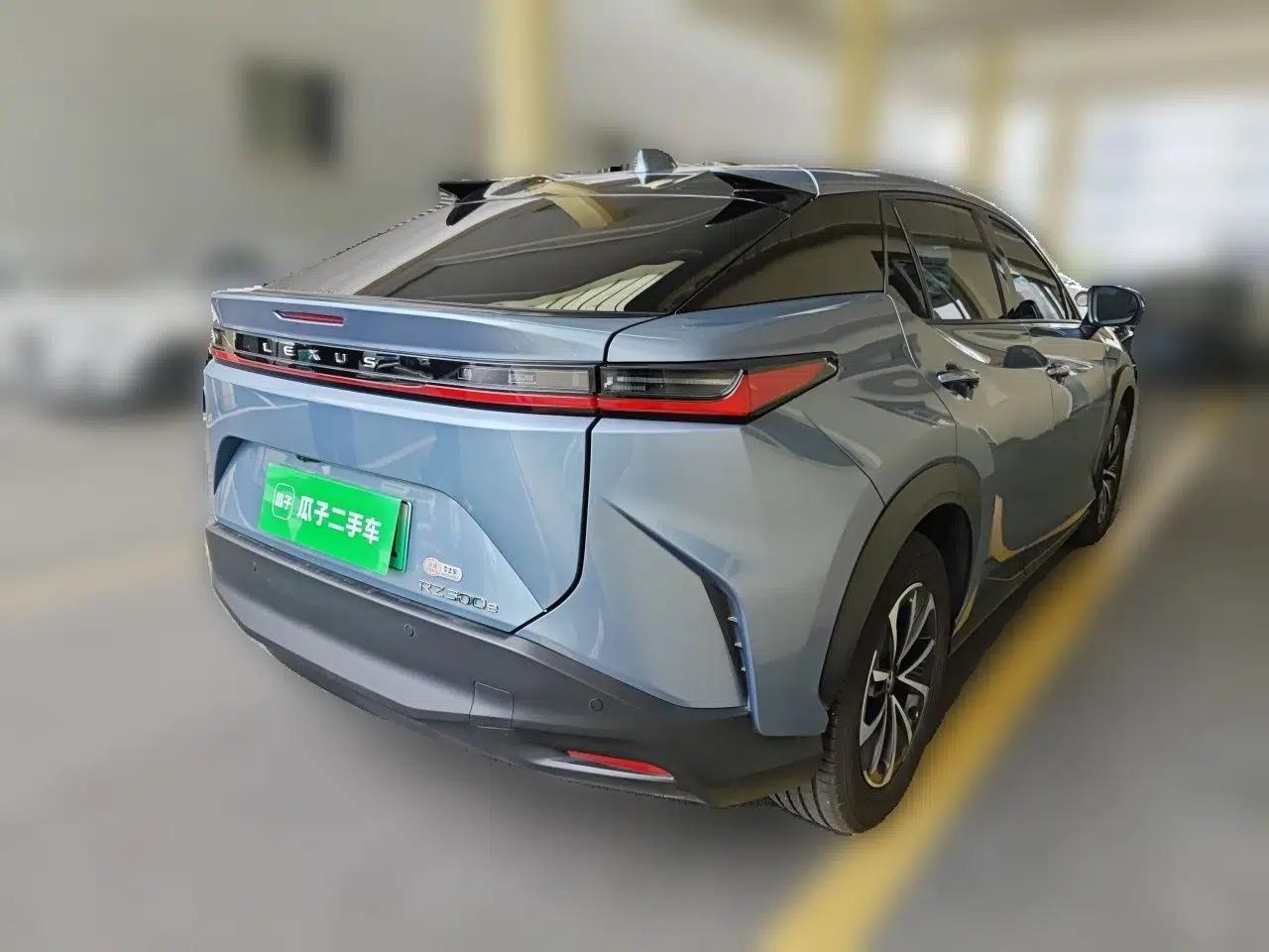 Lexus RZ 2023 300e Long-Range Indulgence Edition — миниатюра 6