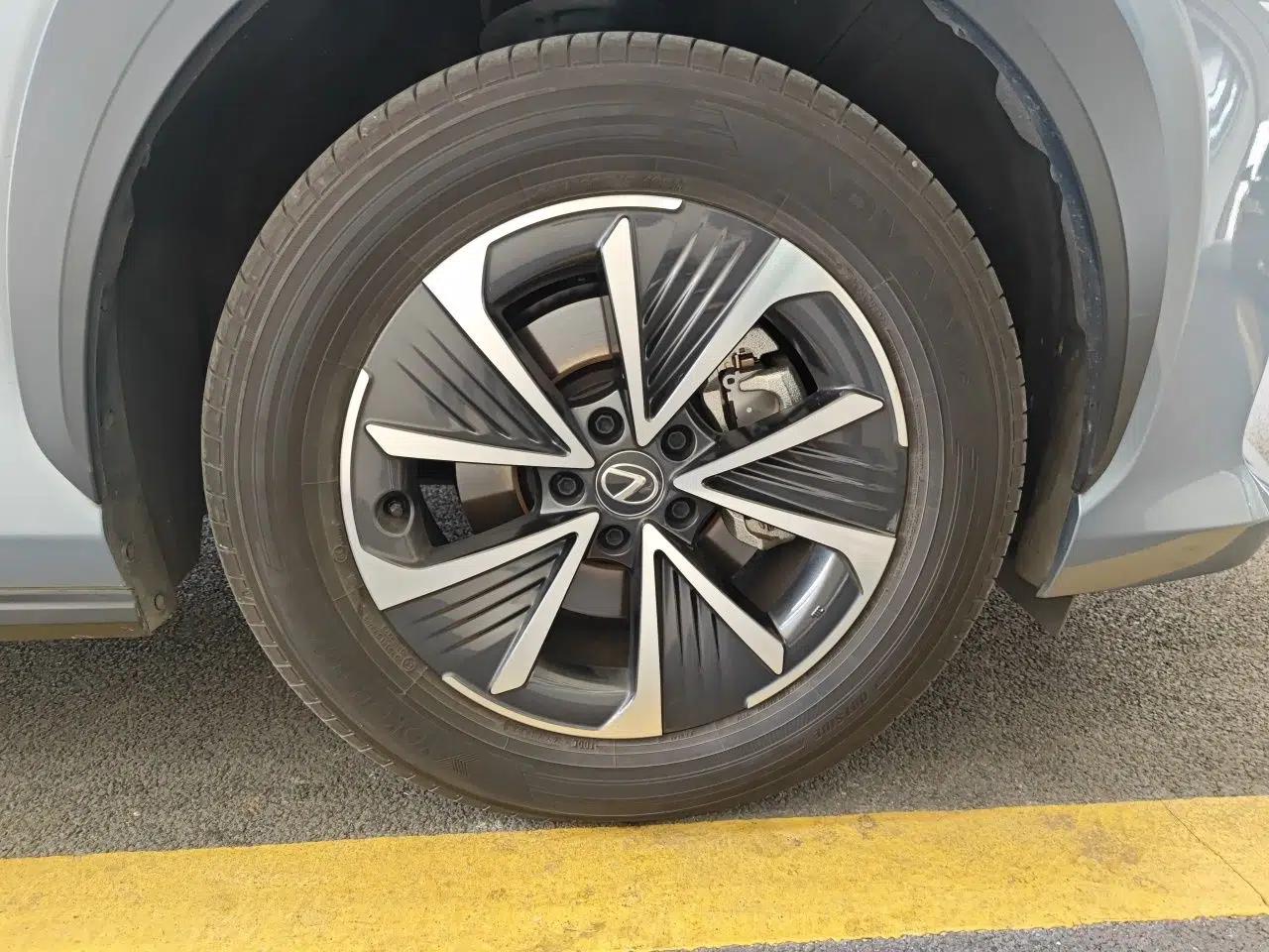 Lexus RZ 2023 300e Long-Range Indulgence Edition — миниатюра 8