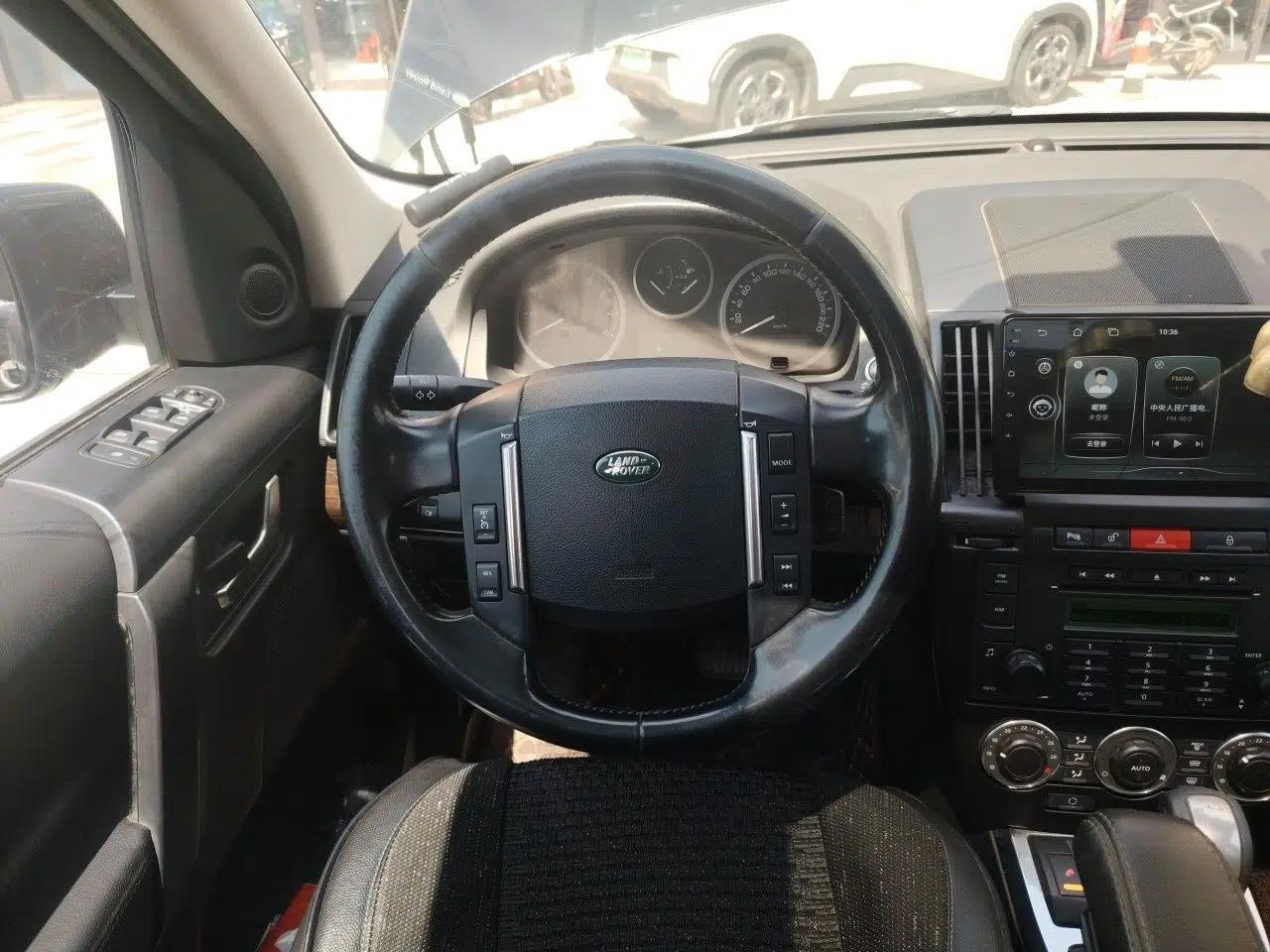 Land Rover Freelander 2 2012 2.0T Si4 SE Gasoline Version — миниатюра 11