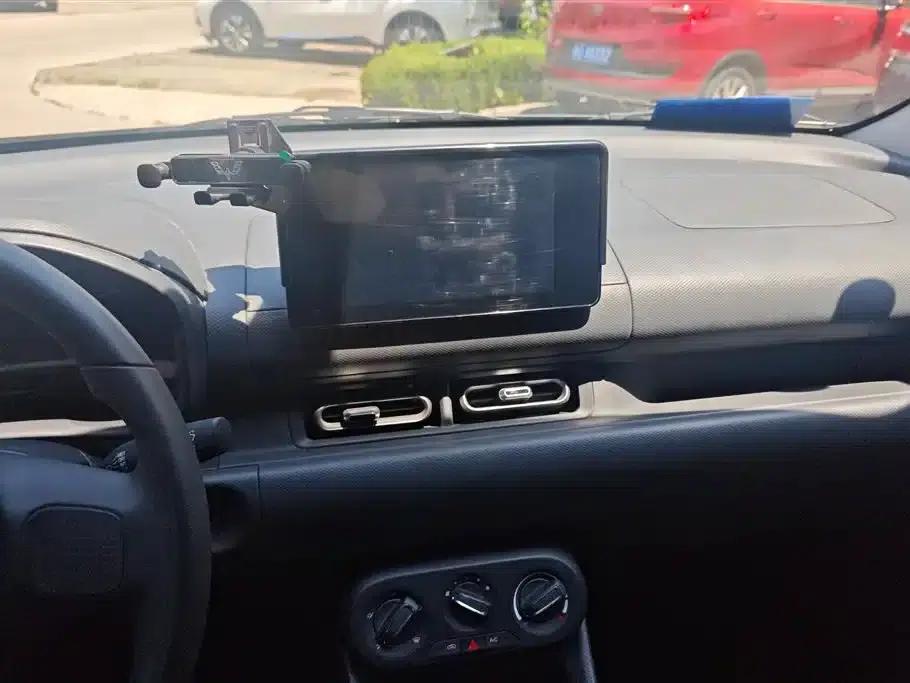 Wuling Hongguang New Energy 2024 Pure Electric Version 300KM Standard Edition — миниатюра 13